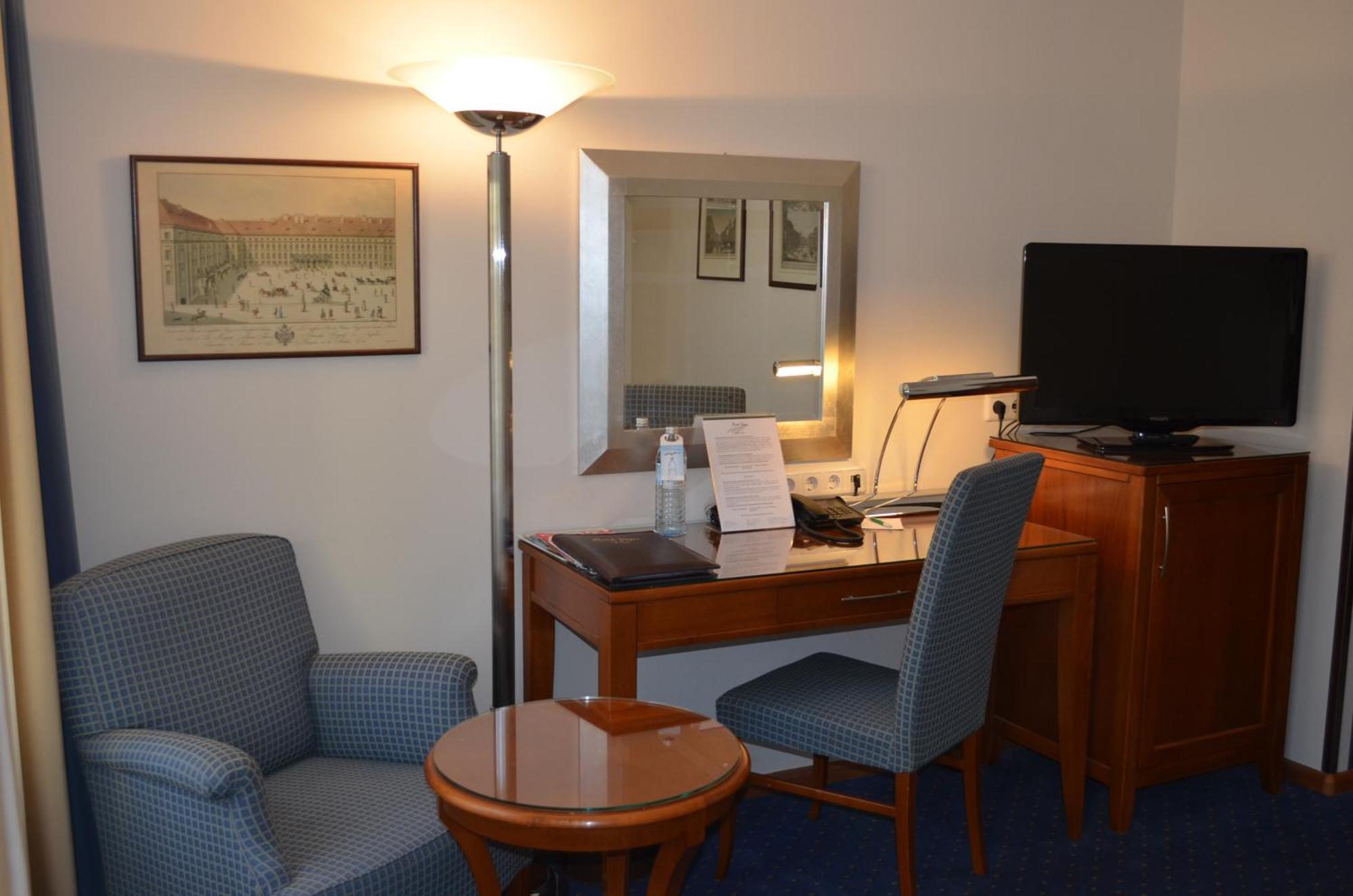 Hotel Jaeger - Family Tradition Since 1911 Vienne Extérieur photo