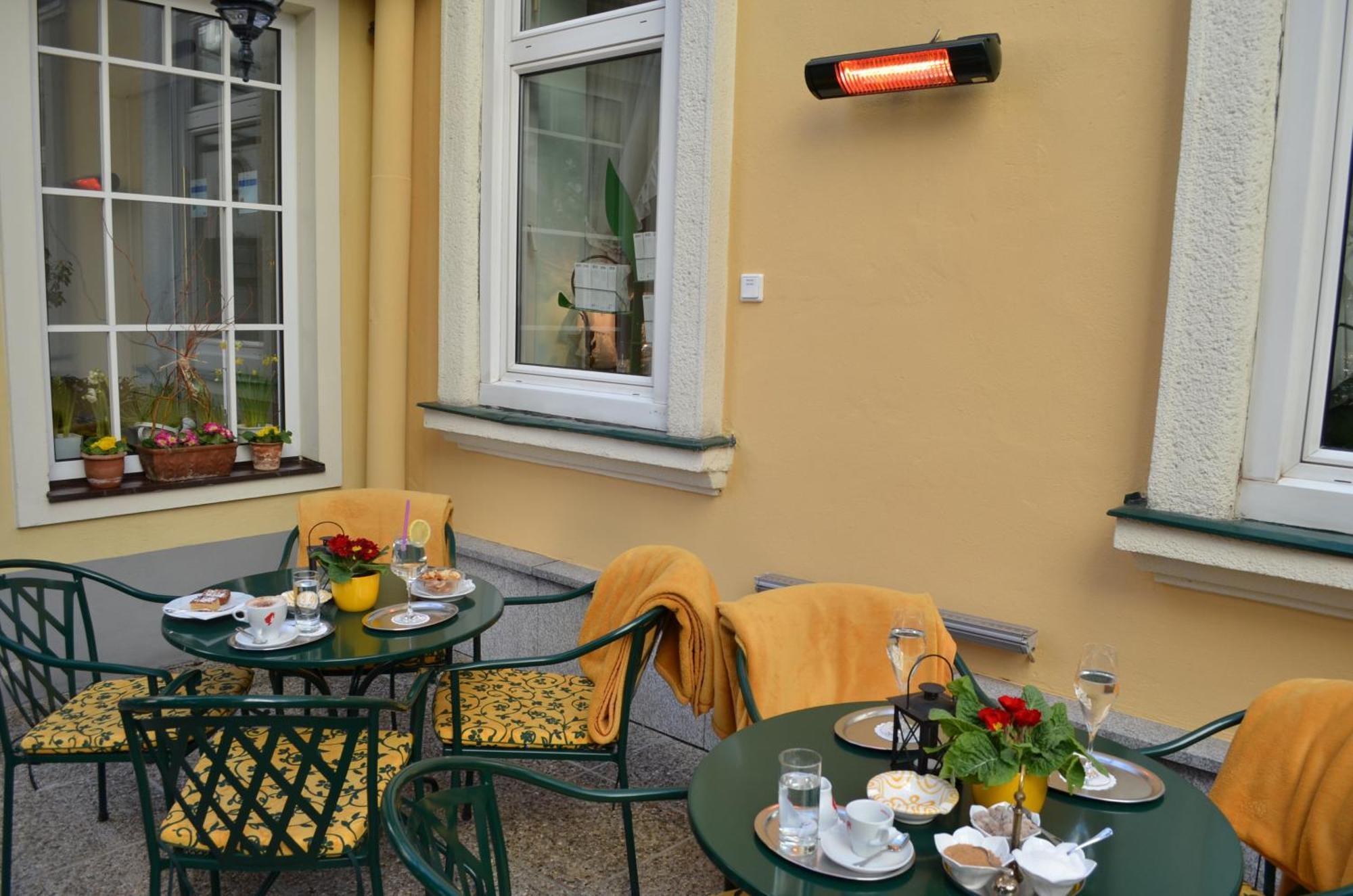 Hotel Jaeger - Family Tradition Since 1911 Vienne Extérieur photo