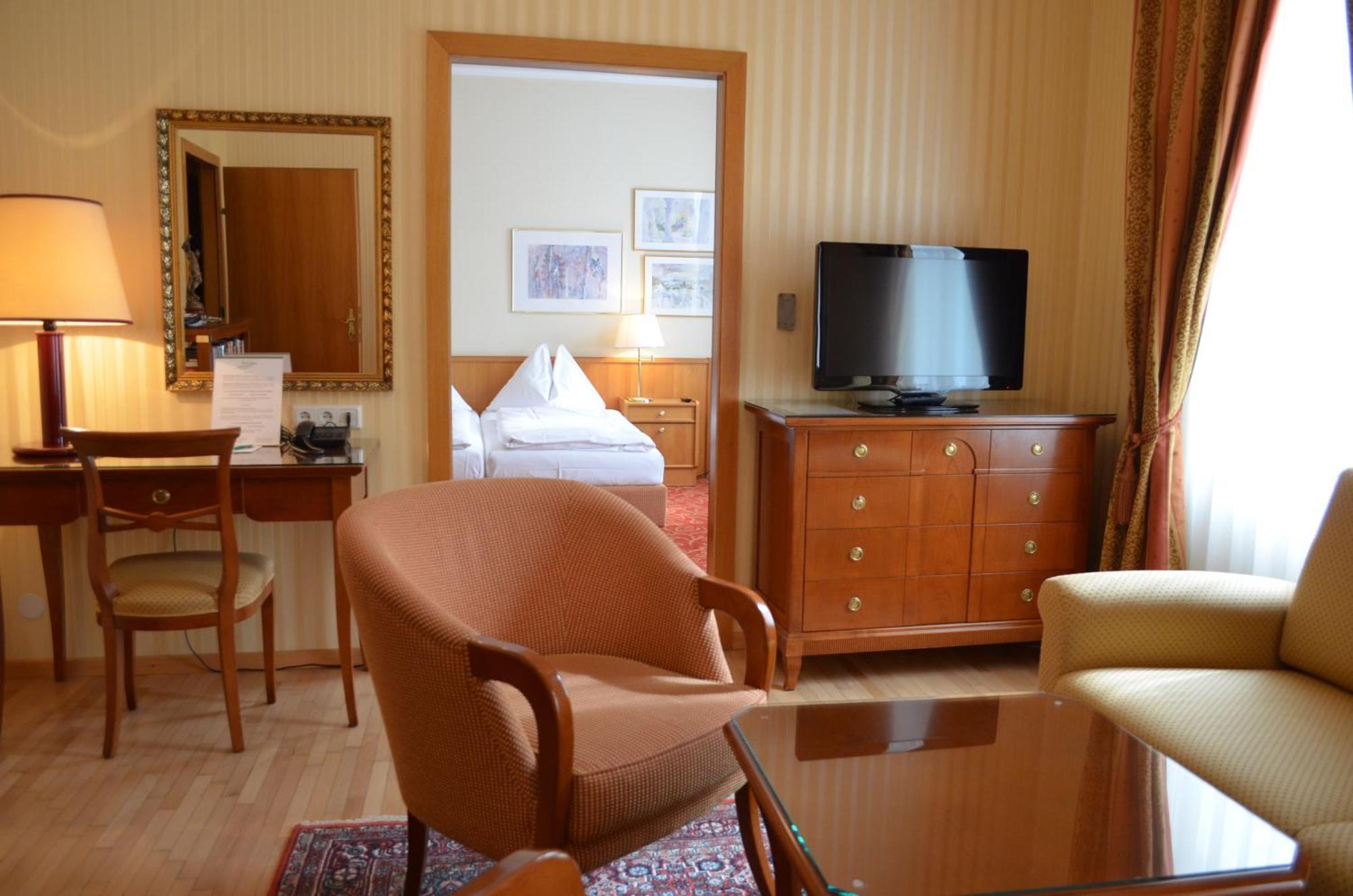 Hotel Jaeger - Family Tradition Since 1911 Vienne Extérieur photo