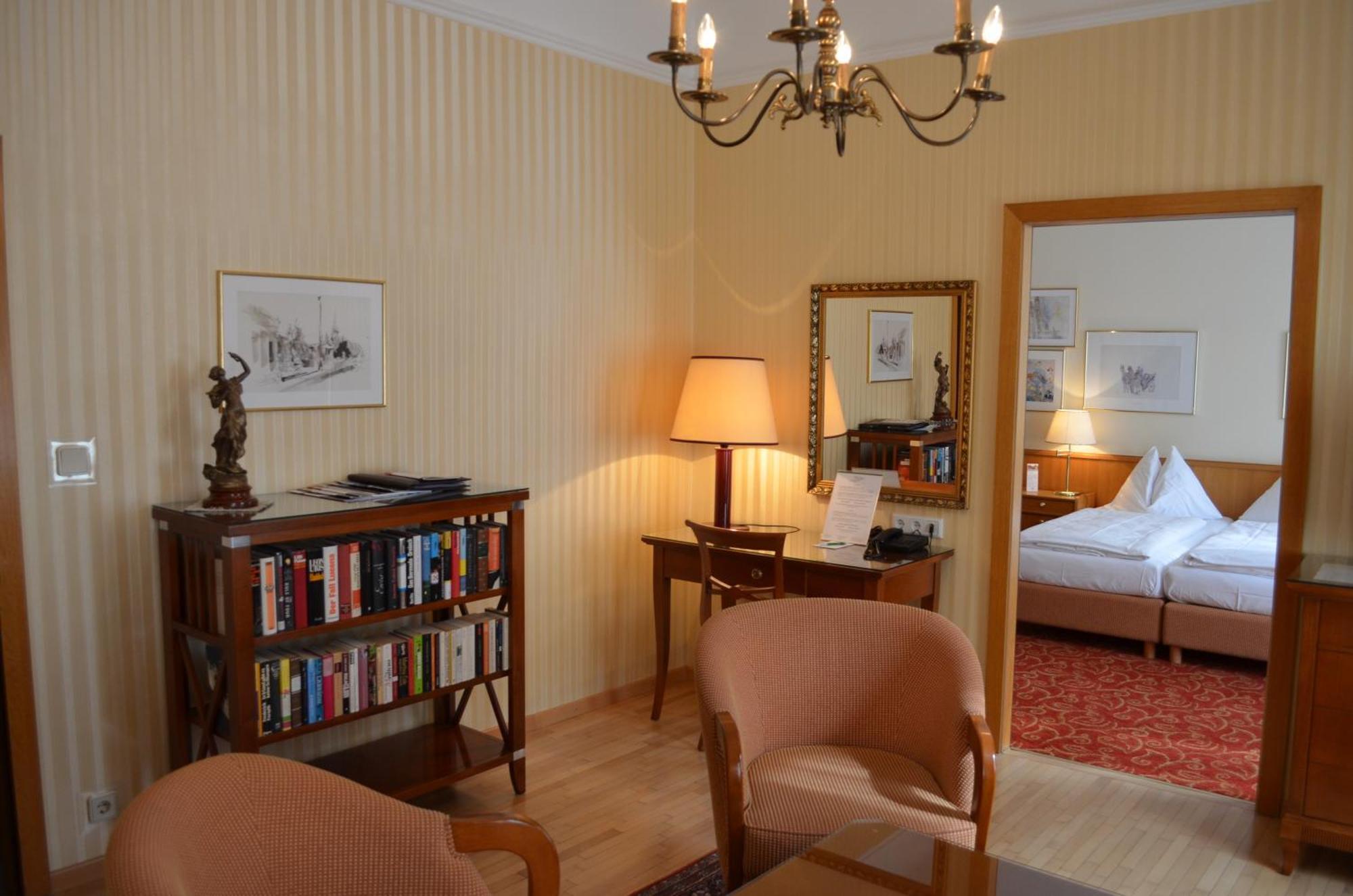 Hotel Jaeger - Family Tradition Since 1911 Vienne Extérieur photo