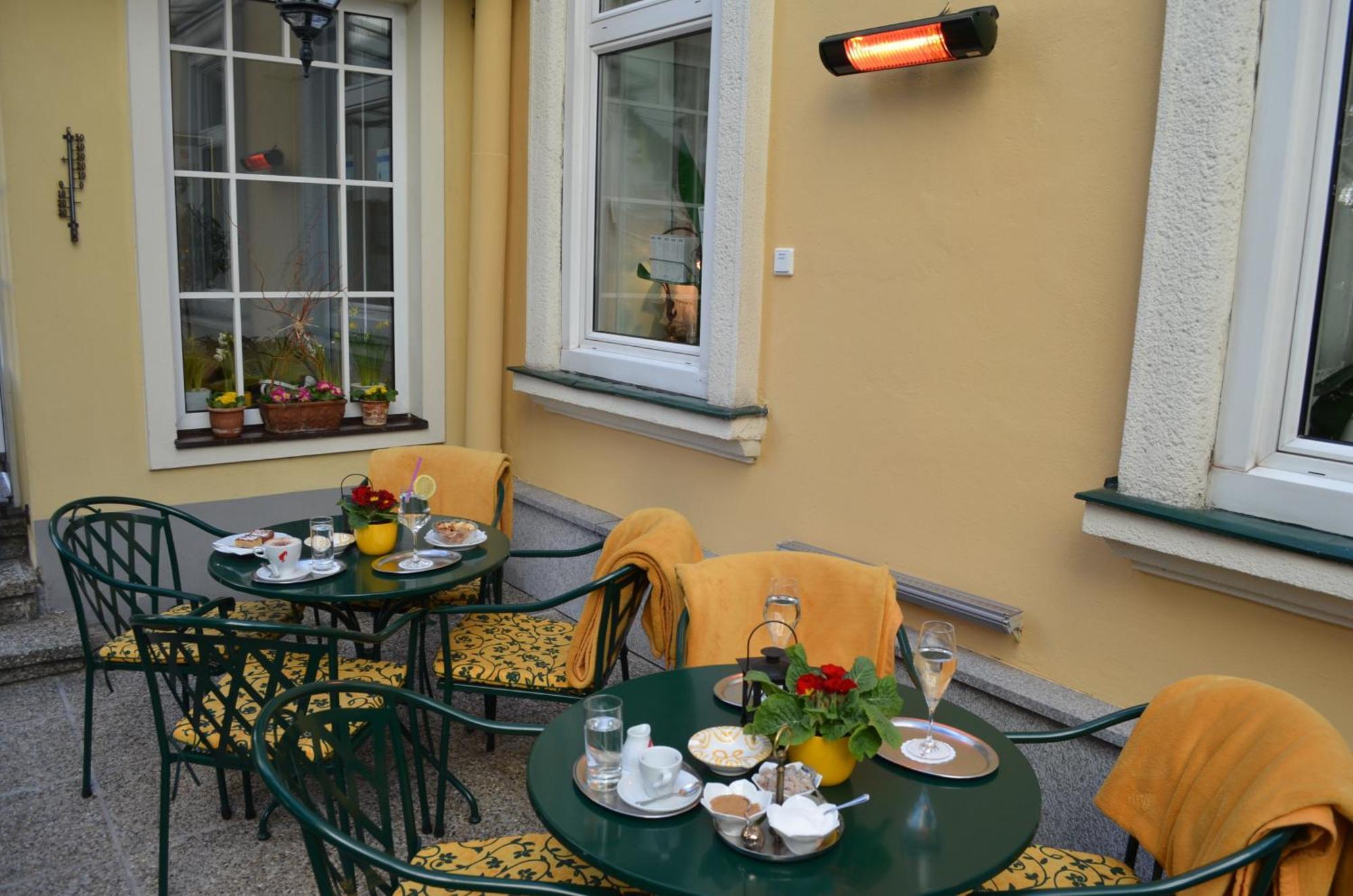 Hotel Jaeger - Family Tradition Since 1911 Vienne Extérieur photo