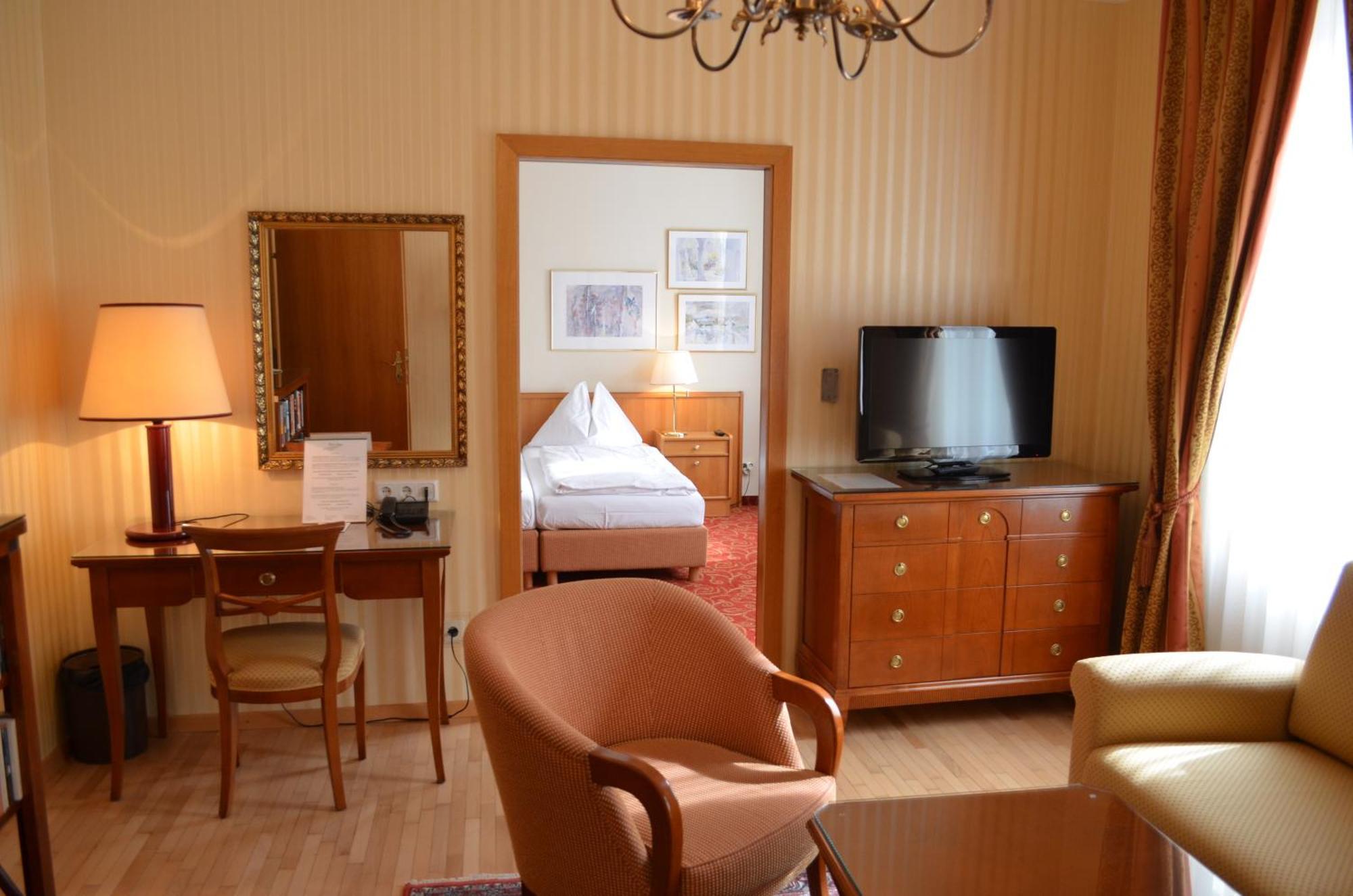Hotel Jaeger - Family Tradition Since 1911 Vienne Extérieur photo