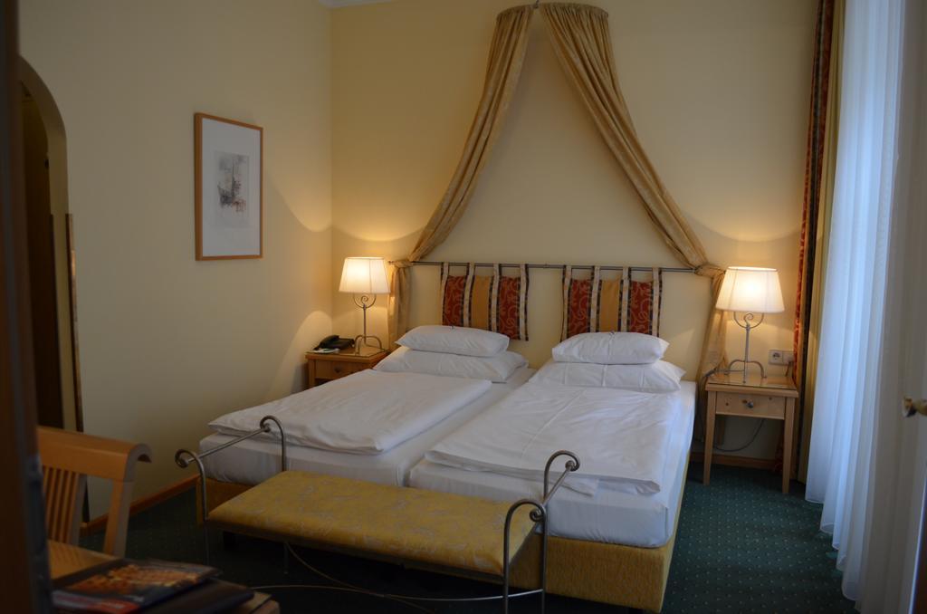 Hotel Jaeger - Family Tradition Since 1911 Vienne Extérieur photo