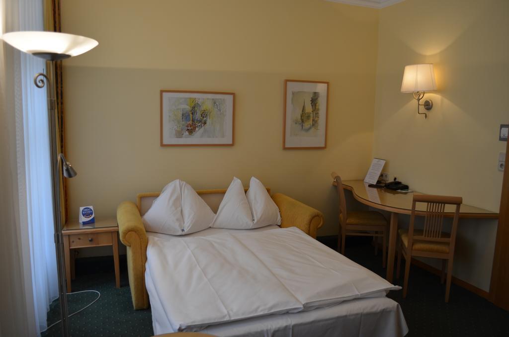 Hotel Jaeger - Family Tradition Since 1911 Vienne Extérieur photo