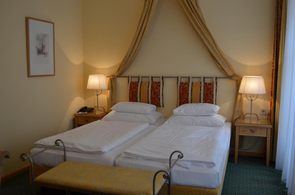 Hotel Jaeger - Family Tradition Since 1911 Vienne Extérieur photo