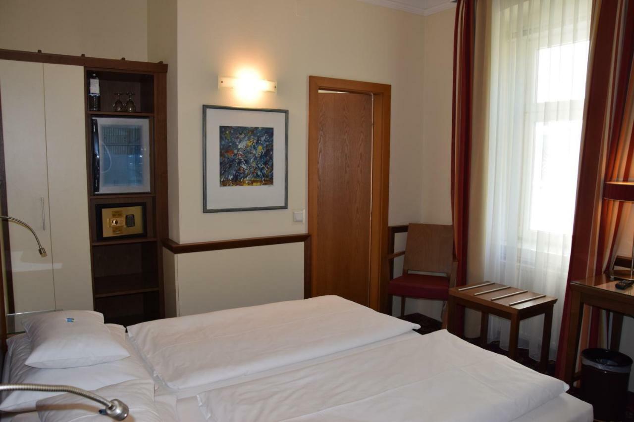 Hotel Jaeger - Family Tradition Since 1911 Vienne Extérieur photo